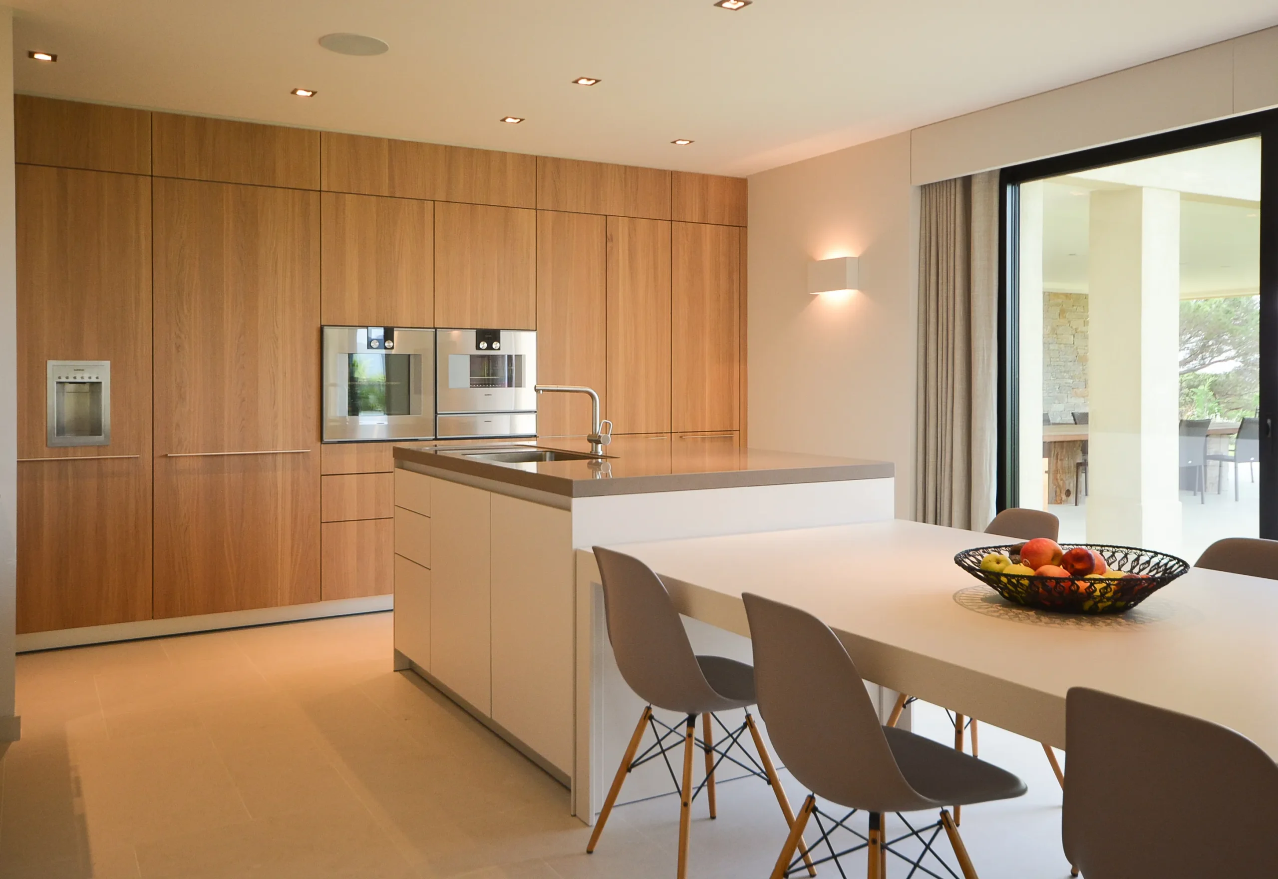ilot de la cuisine et cuisine aménagé par un architecte d'intérieur