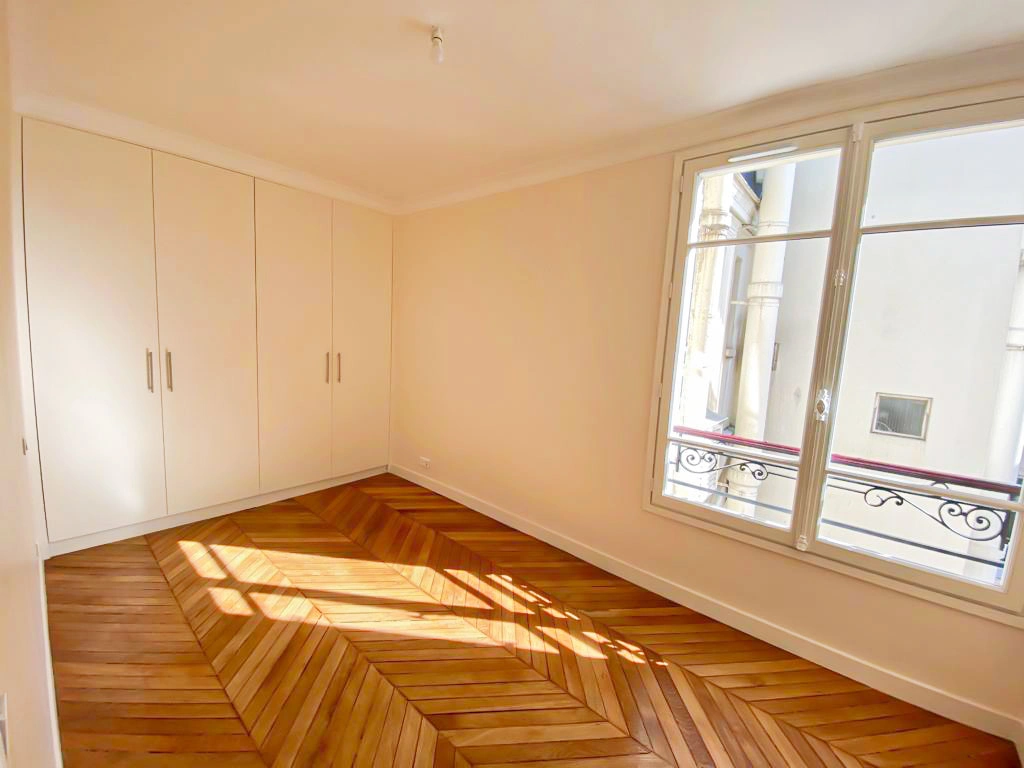 Réhabilitation d'un appartement haussmannien à neuf par un architecte d'intérieur (parquet)