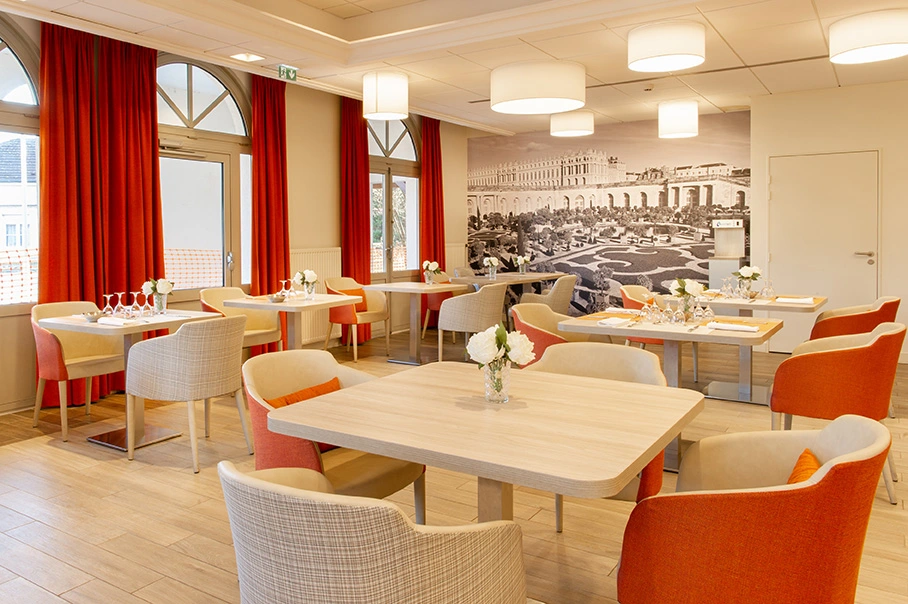 vue salle de restaurant réaménagé par un architecte d'intérieur