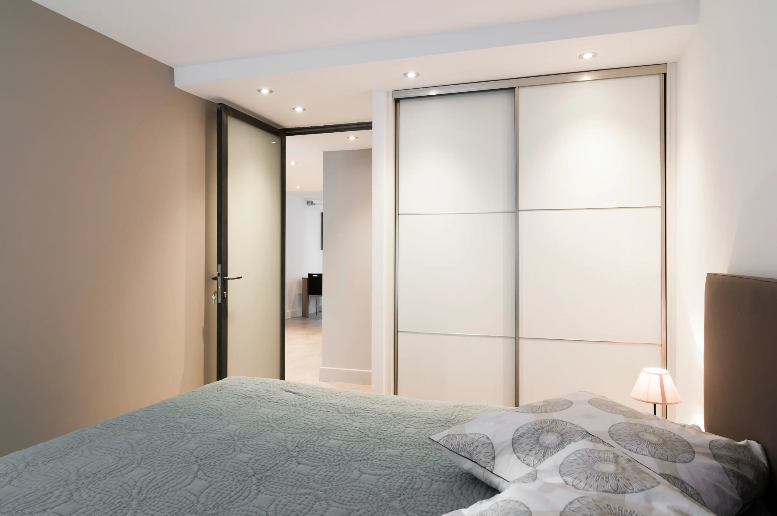 Chambre et dressing aménagé