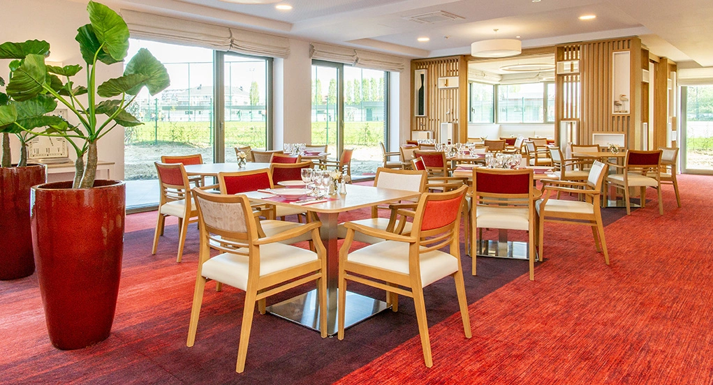 Vue sur salle de restaurant