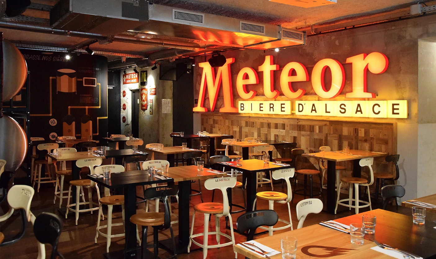 Météor01 Photo d'une salle de restaurant